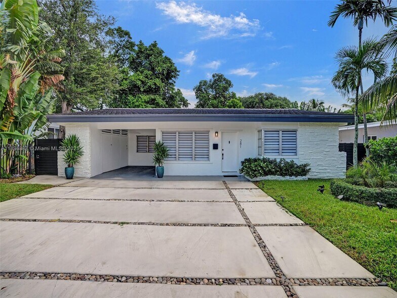 Primary Photo Of 281 NE 112th St, Miami Light Distribution For Sale