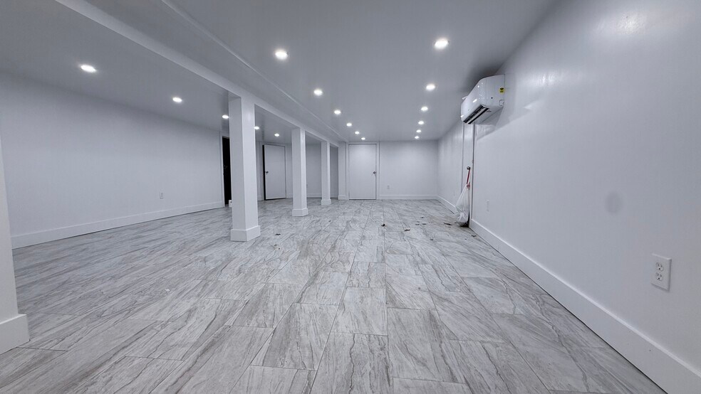 More Photos Of 11464 Merrick Blvd, Jamaica Storefront Retail Residential For Lease