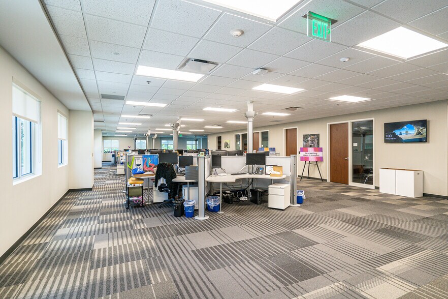 More Photos Of 1000 Sawgrass Corporate Pkwy, Sunrise Office For Lease