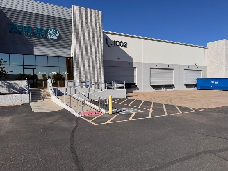 More Photos Of 1002 S 56th Ave, Phoenix Distribution For Lease