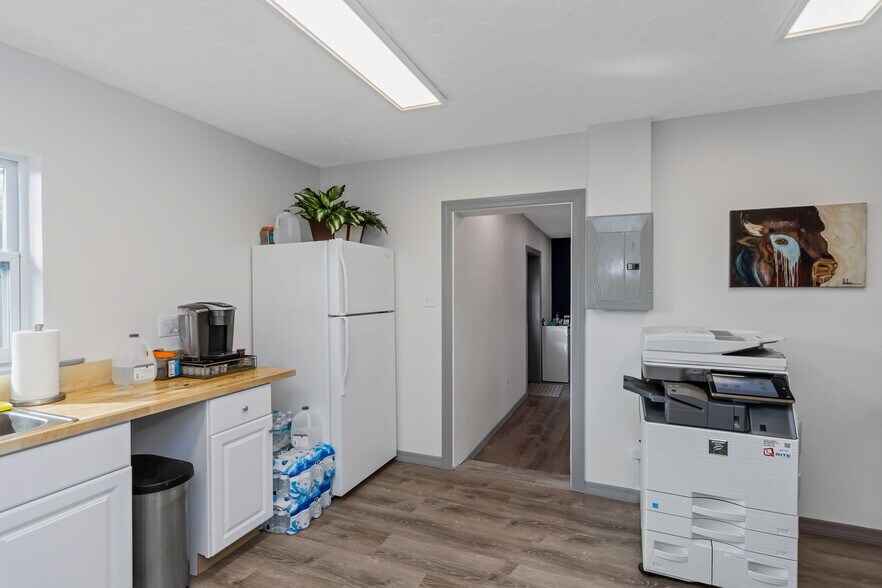 More Photos Of 2645 Sunset Point Rd, Clearwater Freestanding For Lease