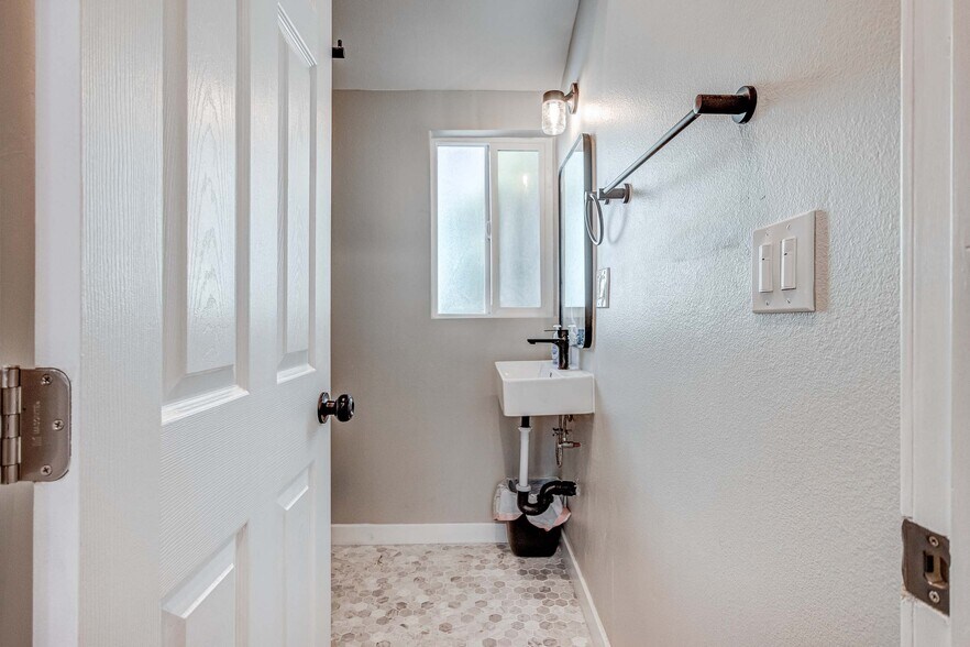 More Photos Of 146 Witmer St, Los Angeles Apartments For Sale