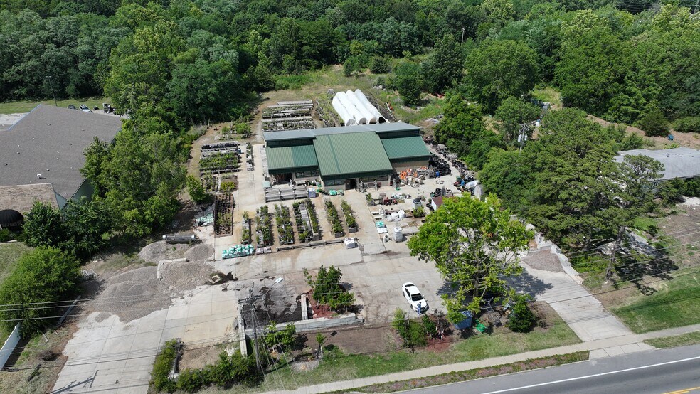 Primary Photo Of 1313 Vandiver Dr, Columbia General Retail For Sale