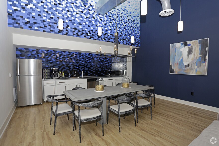 More Photos Of 174 E Main St, Spartanburg Apartments For Lease