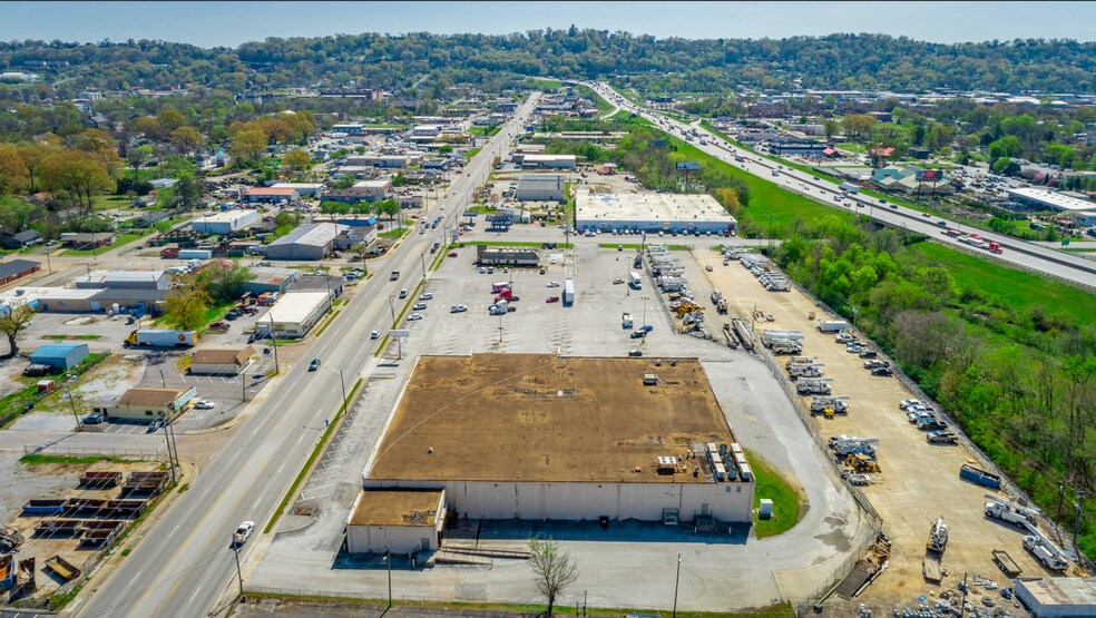 More Photos Of 1600 E 23rd St, Chattanooga Supermarket For Lease