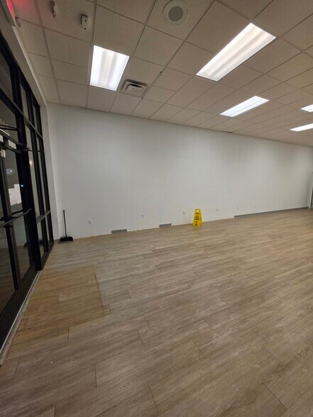 More Photos Of 3208 W Gate City Blvd, Greensboro Freestanding For Lease