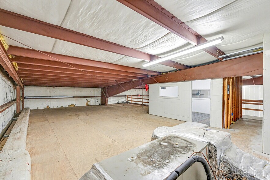 More Photos Of 670 Cambridge St, Fredericksburg Warehouse For Lease