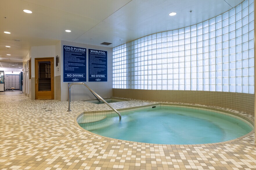 More Photos Of 8701 Maitland Summit Blvd, Orlando Health Club For Lease