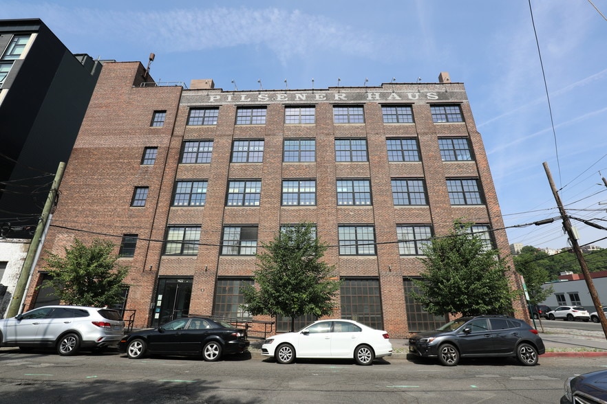 More Photos Of 1422 Grand St, Hoboken Loft Creative Space For Lease
