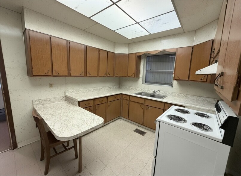 More Photos Of State Road 80, LaBelle Medical For Sale