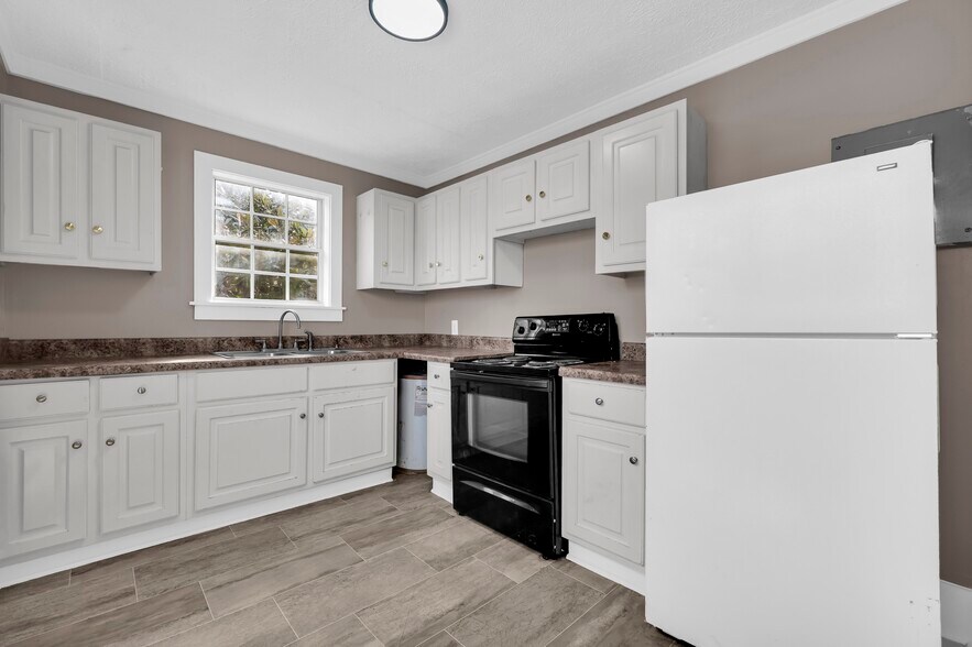 More Photos Of 817 College St, Columbus Multifamily For Sale