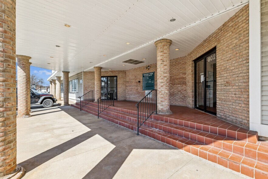 More Photos Of 602 S King St, Leesburg Medical For Sale