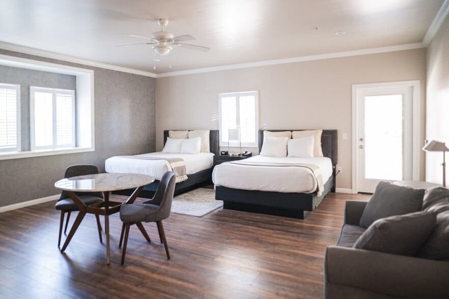 More Photos Of 210 N Auburn St, Grass Valley Hotel For Sale