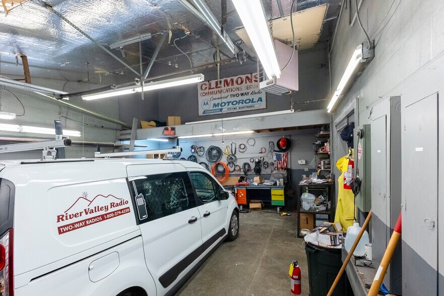 More Photos Of 447 Broadway, Ulster Park Office For Sale