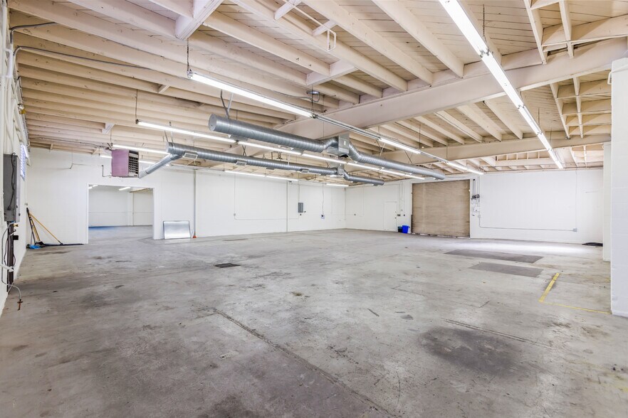 More Photos Of 7225 Fulton Ave, North Hollywood Warehouse For Lease