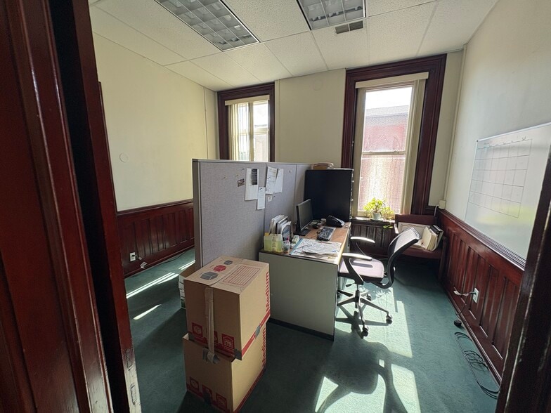 More Photos Of 1412 Main St, Buffalo Office For Sale