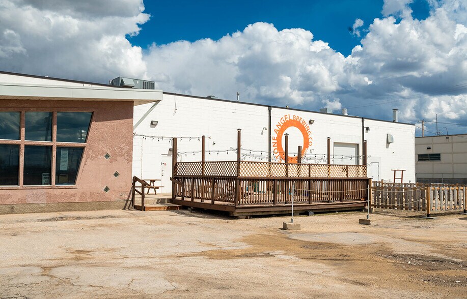 More Photos Of 1875 Pembina Hwy, Winnipeg General Retail For Lease