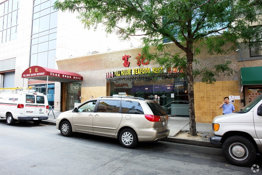 Primary Photo Of 136-14 38th Ave, Flushing Restaurant For Lease