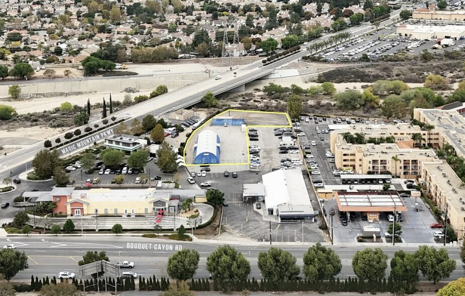More Photos Of 26011 Bouquet Canyon Rd, Santa Clarita Warehouse For Lease