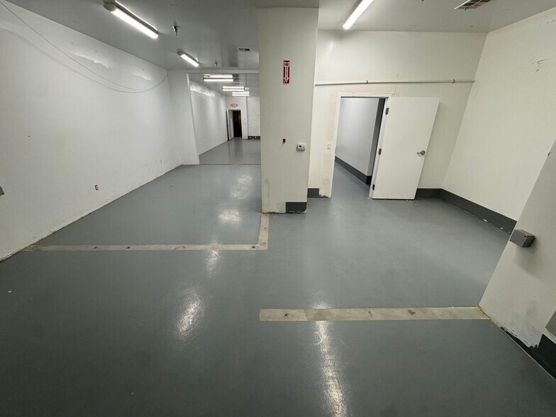 More Photos Of 3535 N Anza Rd, Palm Springs Warehouse For Lease