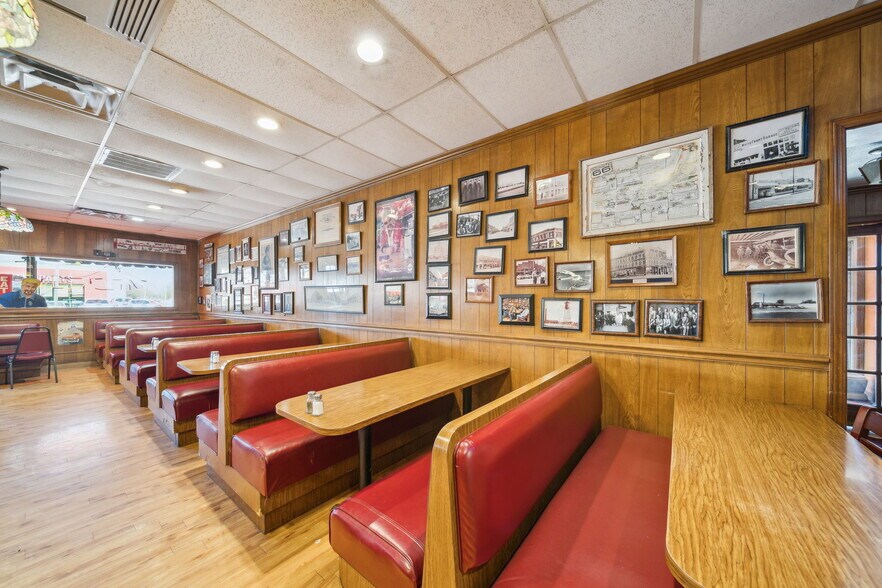 More Photos Of 319 E Illinois Ave, Vinita Restaurant For Sale
