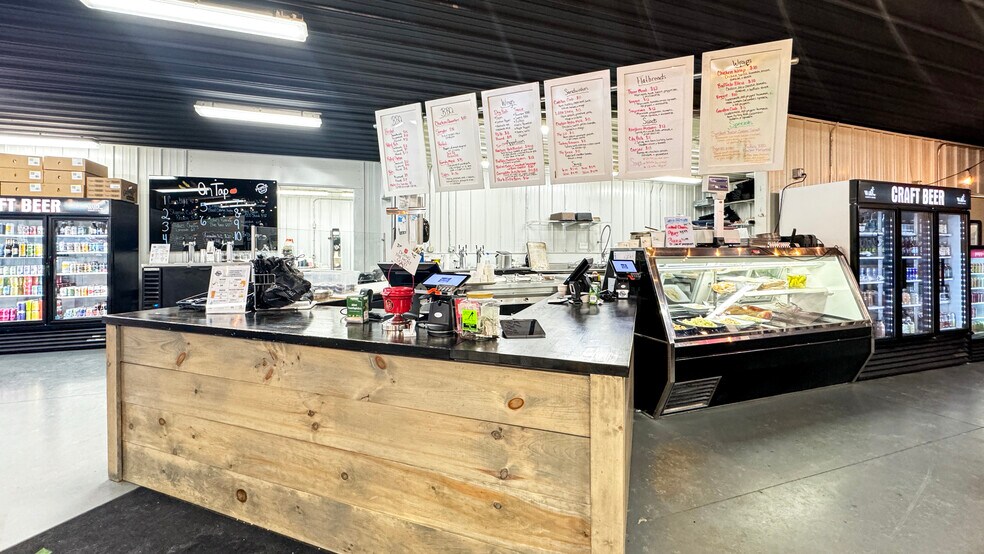 More Photos Of 916 S Mitchell St, Cadillac Restaurant For Sale