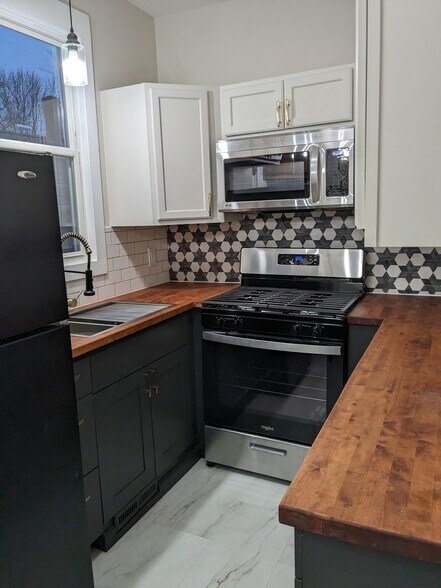 More Photos Of 246 5th St NW, Barberton Apartments For Sale