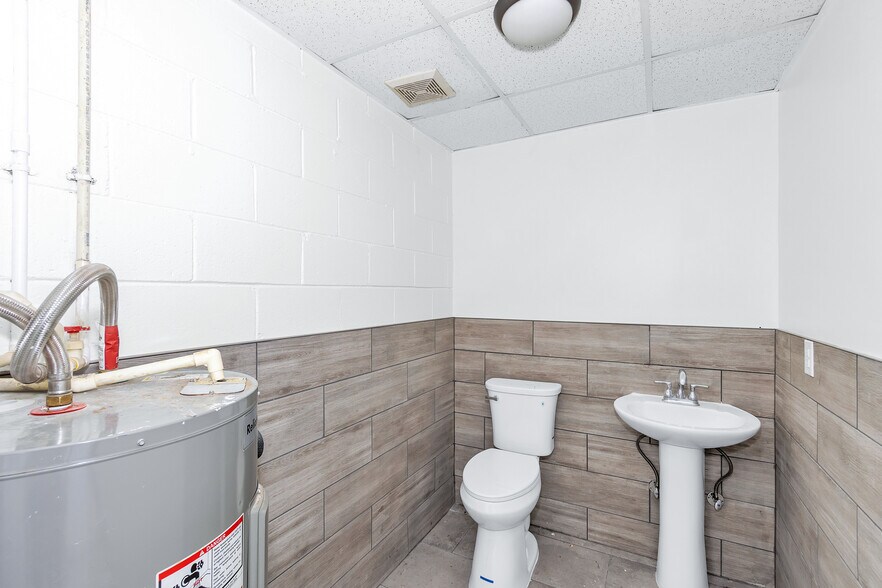 More Photos Of 1680 Brown Rd, Hephzibah Service Station For Lease