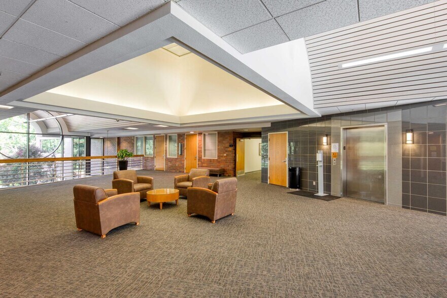 More Photos Of 8120 Timberlake Way, Sacramento Medical For Lease