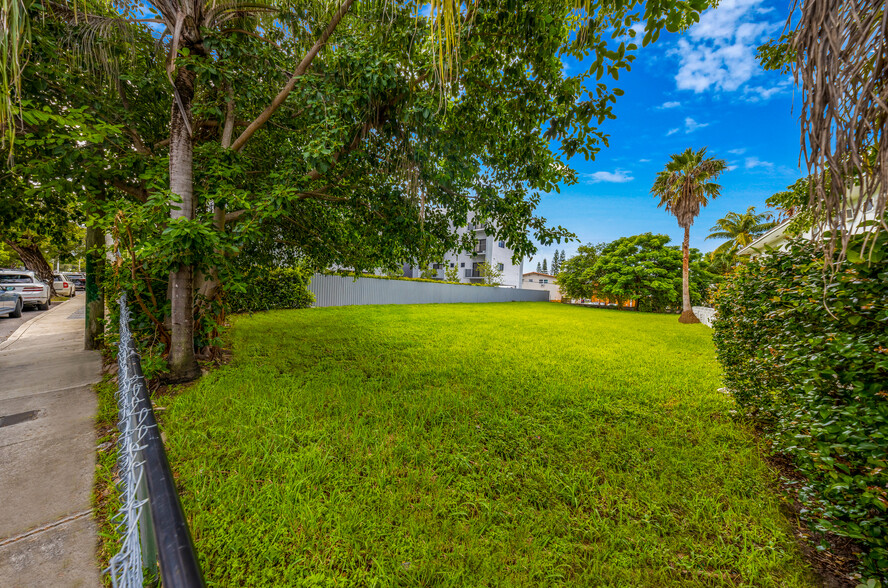 Primary Photo Of 850 SW 2nd St, Miami Land For Sale