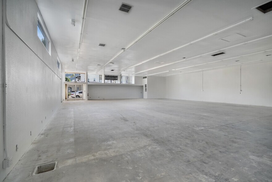 More Photos Of 233 W Harvard Blvd, Santa Paula Freestanding For Lease