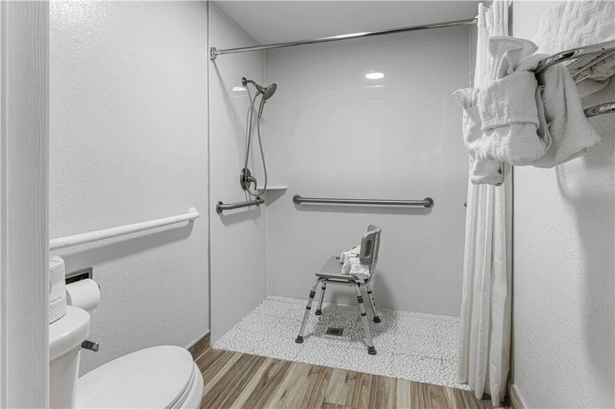 More Photos Of 2251 N Trade Days Blvd, Canton Hotel For Sale