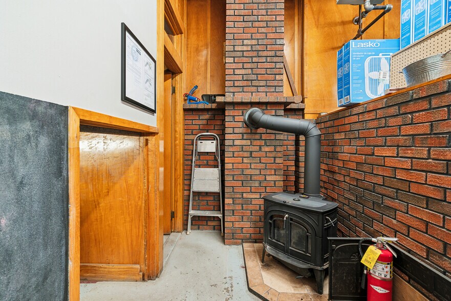 More Photos Of 185 Main St, Bethel Freestanding For Sale