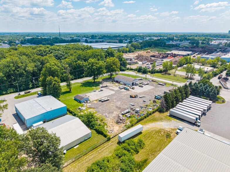 More Photos Of 1660 Universal Rd, Columbus Warehouse For Sale
