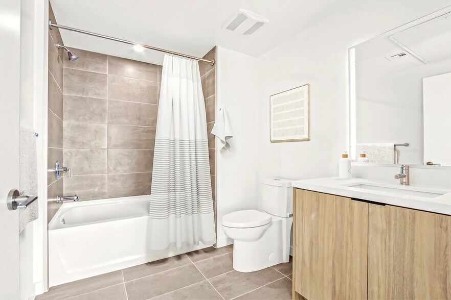 More Photos Of 200 N Vermont Ave, Los Angeles Apartments For Lease