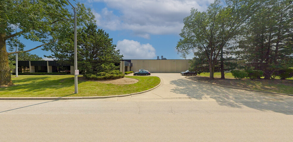 Primary Photo Of 1827 Janke Dr, Northbrook Manufacturing For Lease