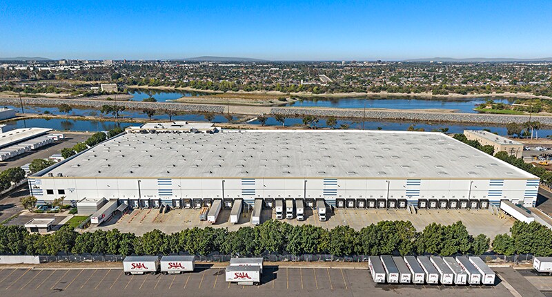 More Photos Of 2164 N Batavia St, Orange Warehouse For Sale