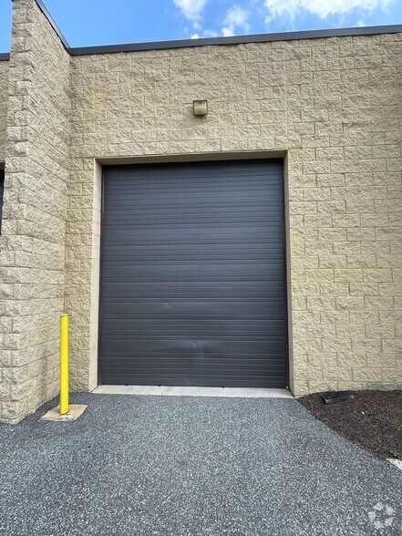 More Photos Of 443 Commerce Ln, West Berlin Warehouse For Lease
