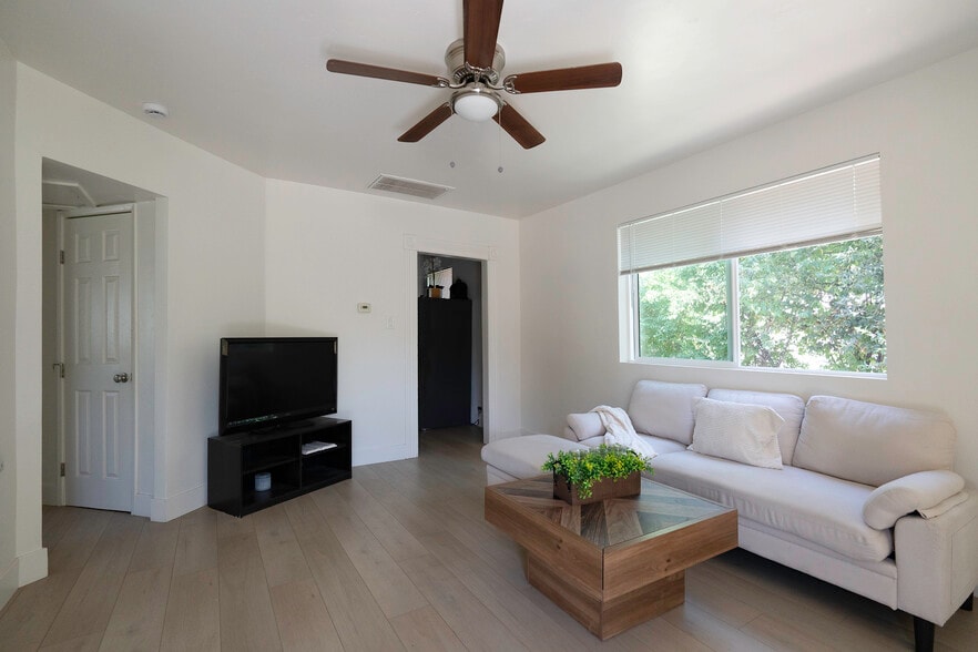 More Photos Of 117-121 Elliot St, Woodland Apartments For Sale