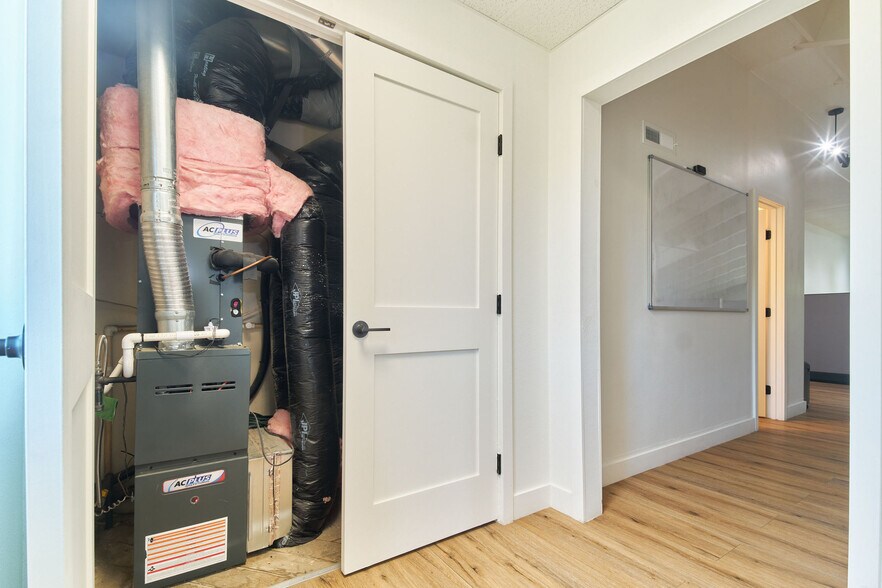 More Photos Of 586 Bonanza Trail, Big Bear Lake Office Residential For Sale