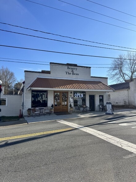 More Photos Of 106 N Main St, Granite Quarry General Retail For Sale