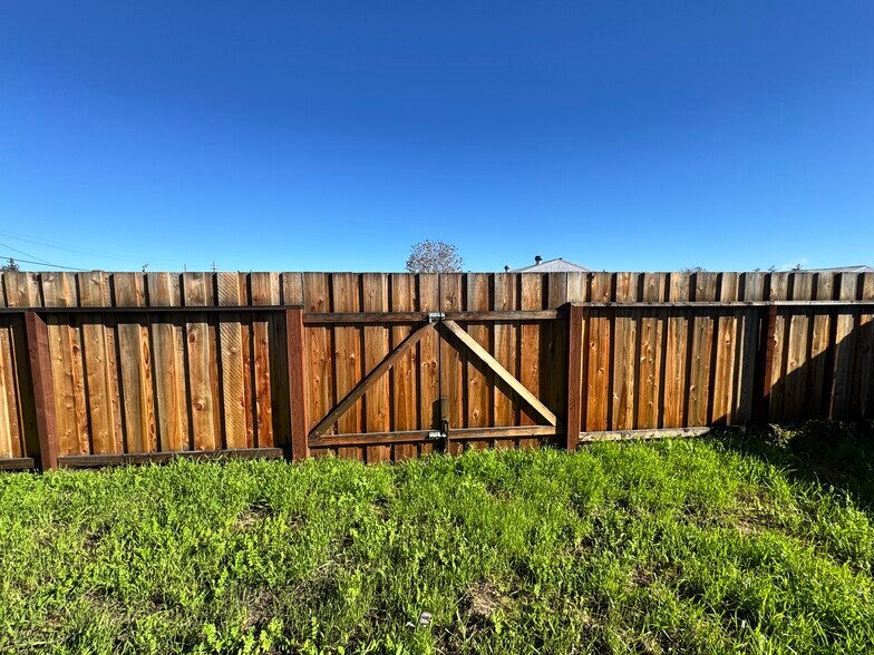 More Photos Of 270 San Jose Ave, San Jose Service For Sale