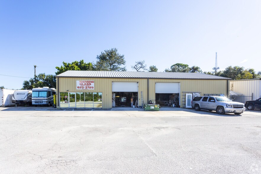 More Photos Of 4186 Kings Hwy, Port Charlotte Warehouse For Lease