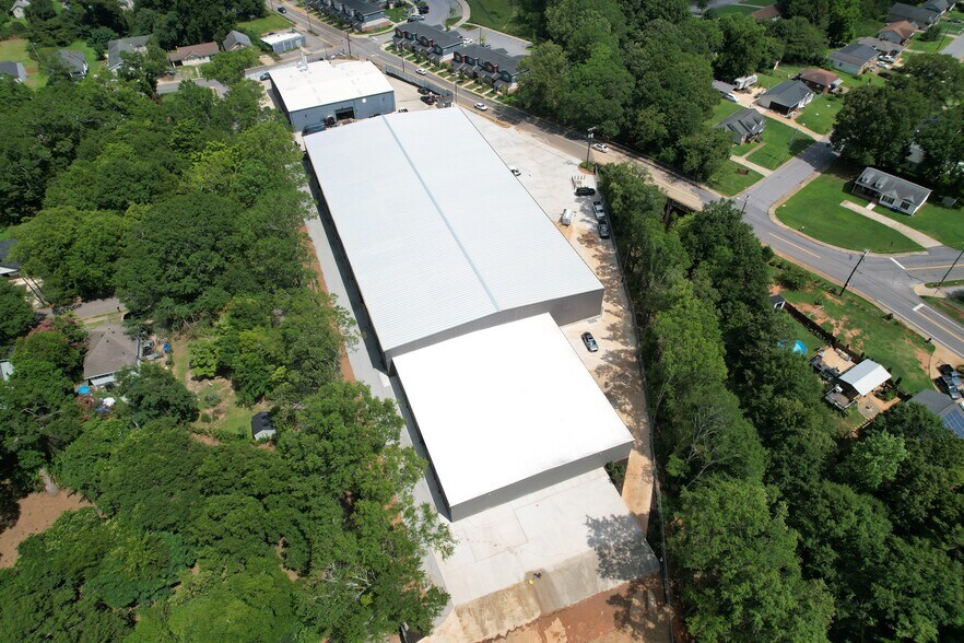 More Photos Of 630 Wofford St, Spartanburg Warehouse For Lease