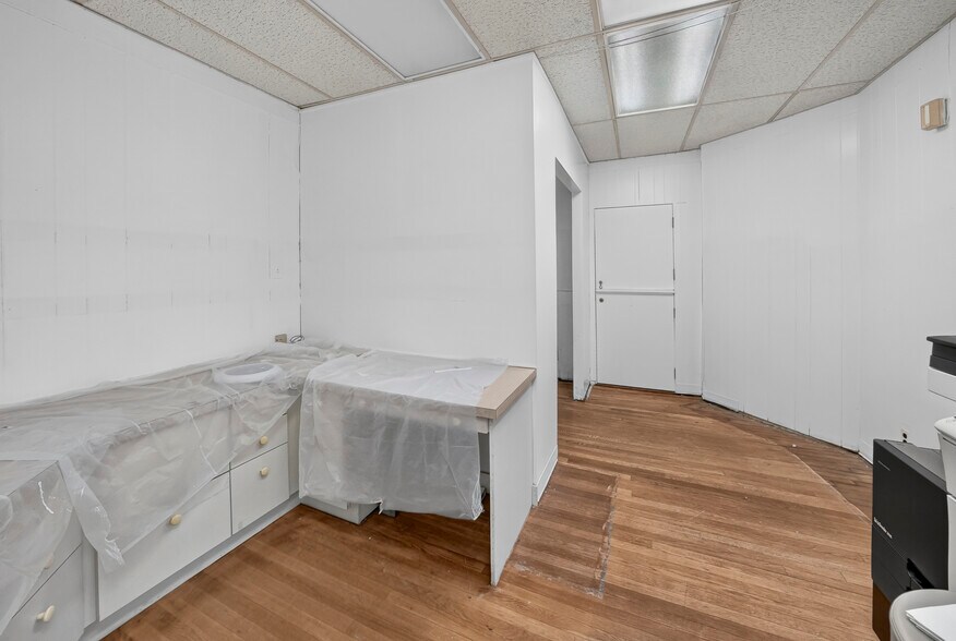 More Photos Of 137 Livingston Ave, New Brunswick Office Residential For Sale