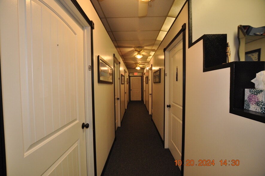 More Photos Of 15890 E Pine St, Tulsa Office For Sale