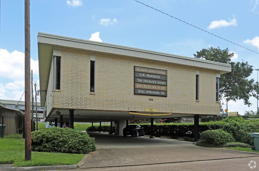 Primary Photo Of 1102 Longfellow Dr, Beaumont Office For Lease