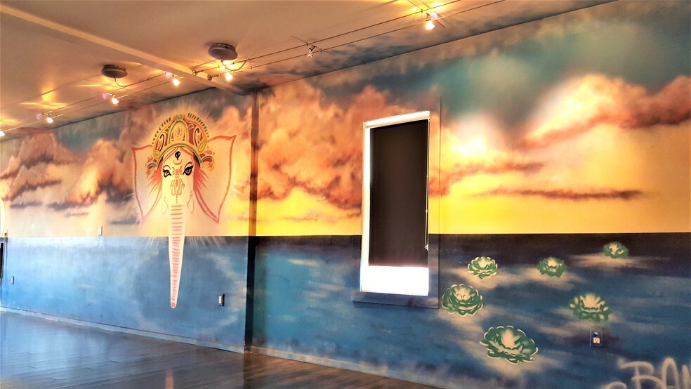 More Photos Of 1390 S Coast Hwy, Laguna Beach Storefront For Lease