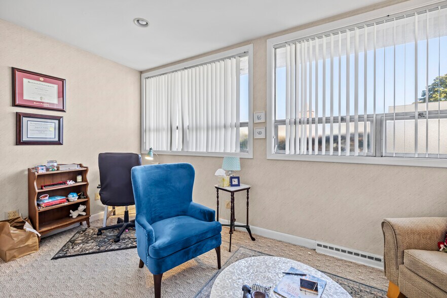 More Photos Of 125 High St, Taunton Office For Sale