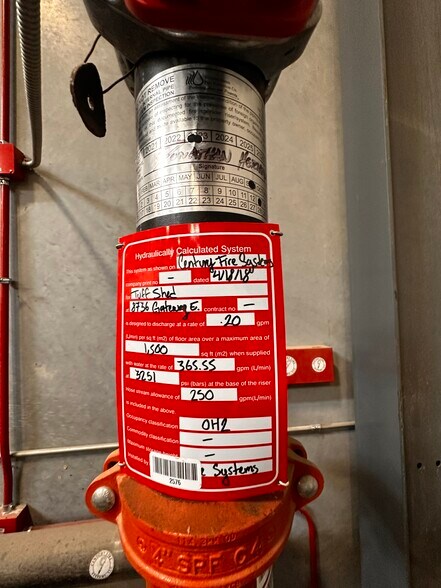 More Photos Of 8736 Gateway Blvd E, El Paso General Retail For Lease